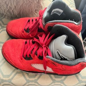 Jordan 5s red suede have some marks on them does not come with box